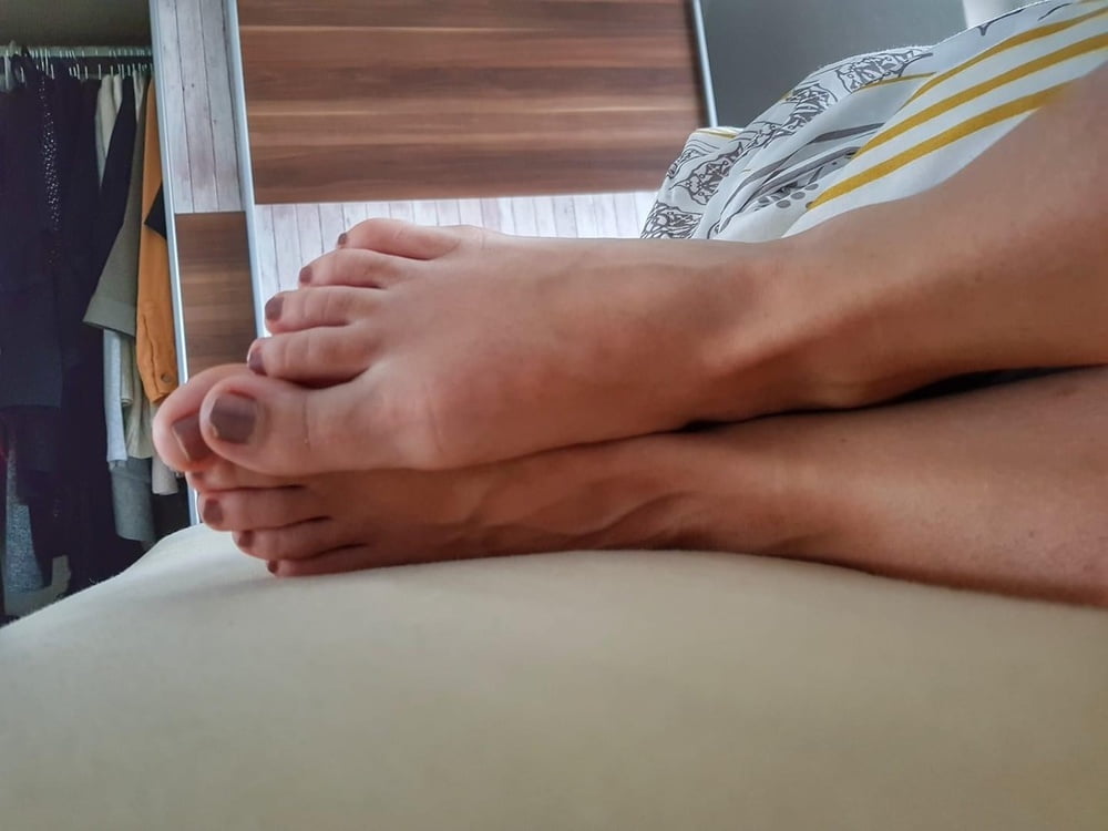 Feet #93832388