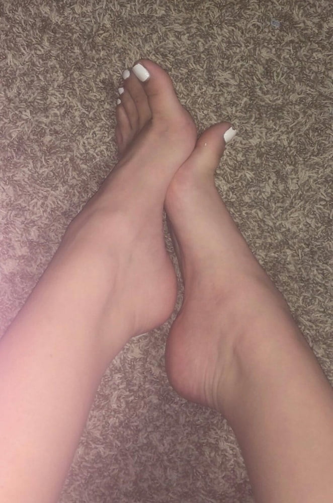 Feet #93832427
