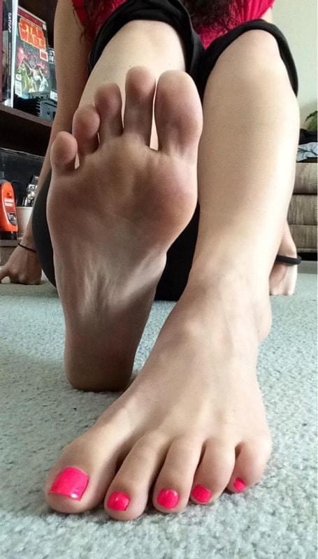 Feet #93832723