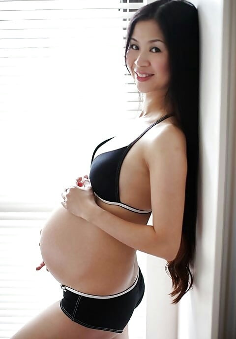 Pregnant women #104221786