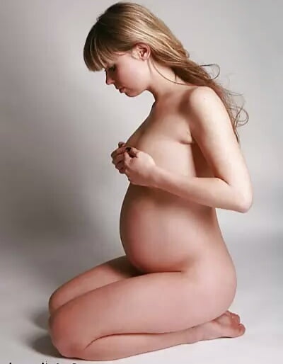 妊娠中の女性
 #104221882