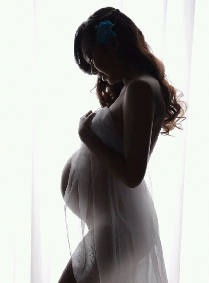 Pregnant women #104222403