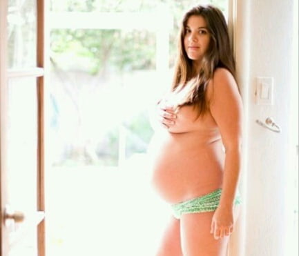 Pregnant women #104222569