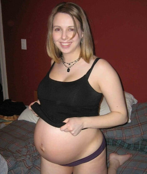 Pregnant women #104222787