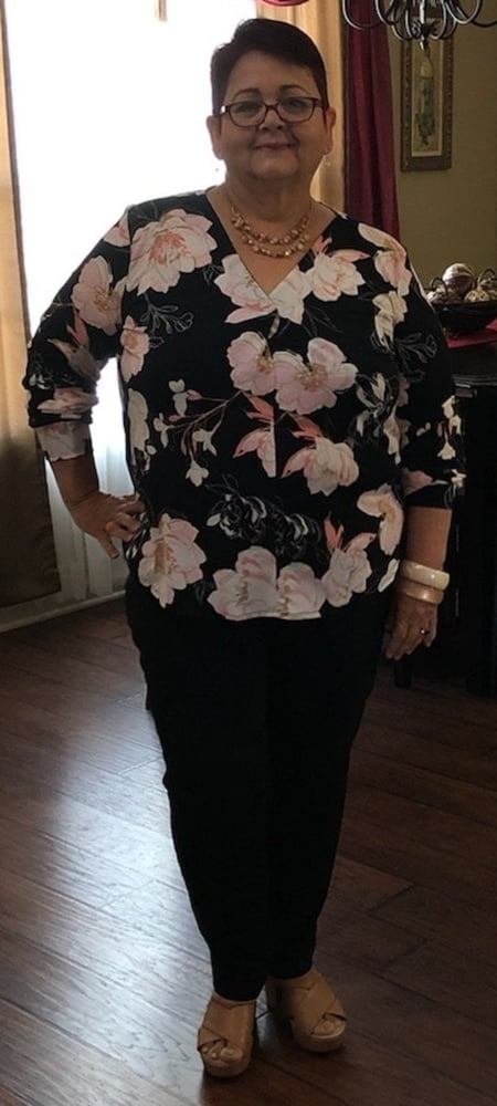 Vakuru mbichana vakadzi ini ndinoida ini handina basa kuti n
 #91573170