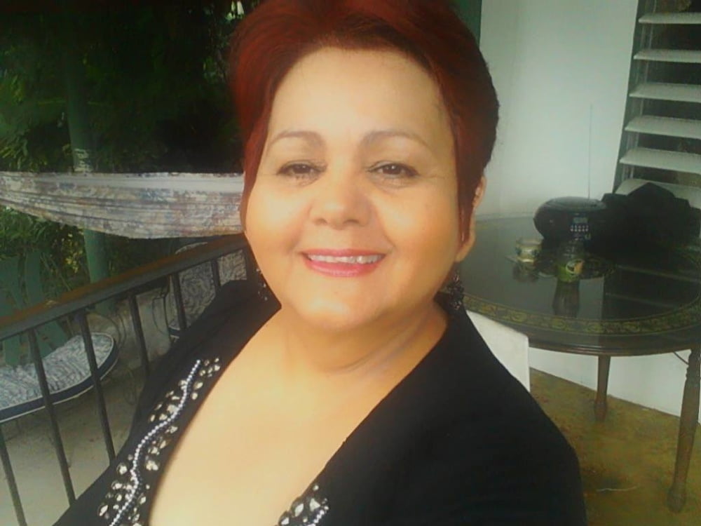 Vakuru mbichana vakadzi ini ndinoida ini handina basa kuti n
 #91573316