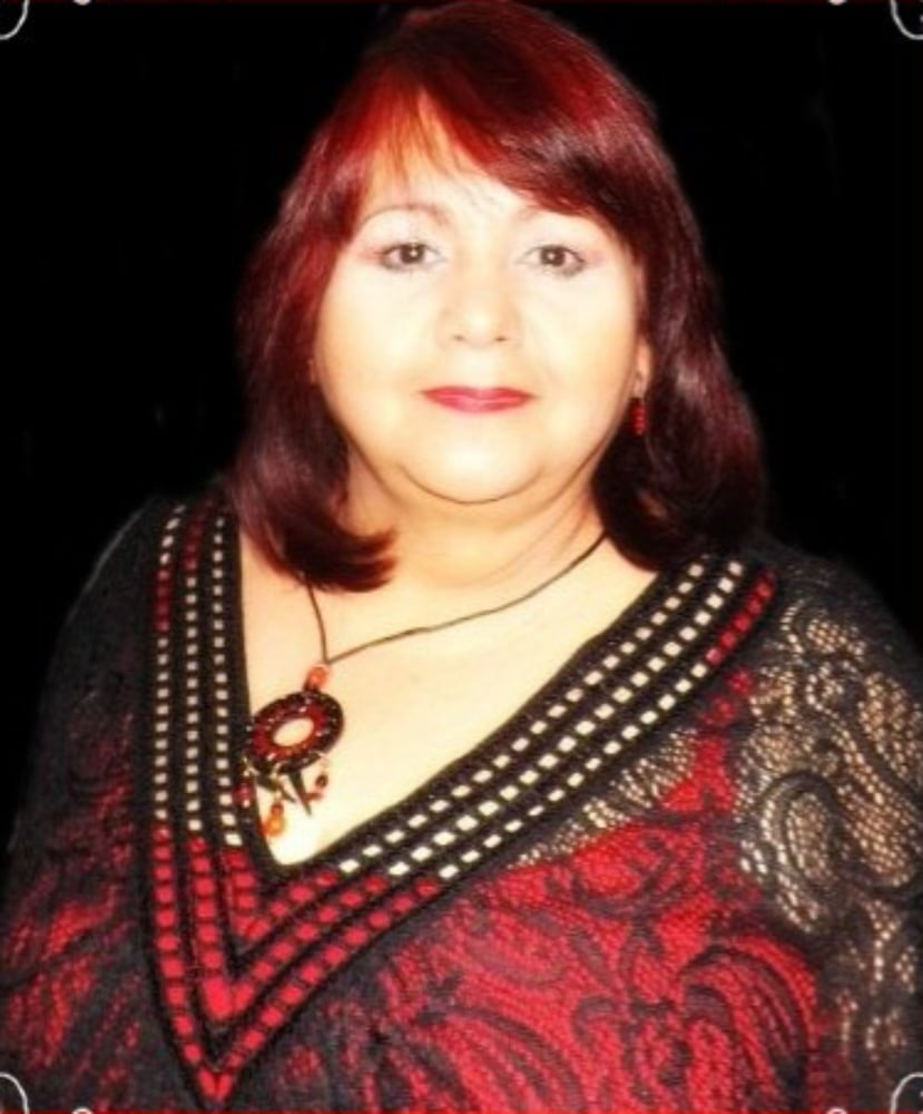 Vakuru mbichana vakadzi ini ndinoida ini handina basa kuti n
 #91573518