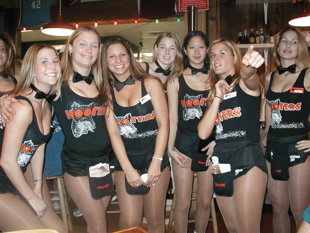 Le ragazze di hooters indossano i collant
 #89061516