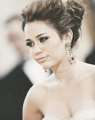 Miley cyrus
 #105500968