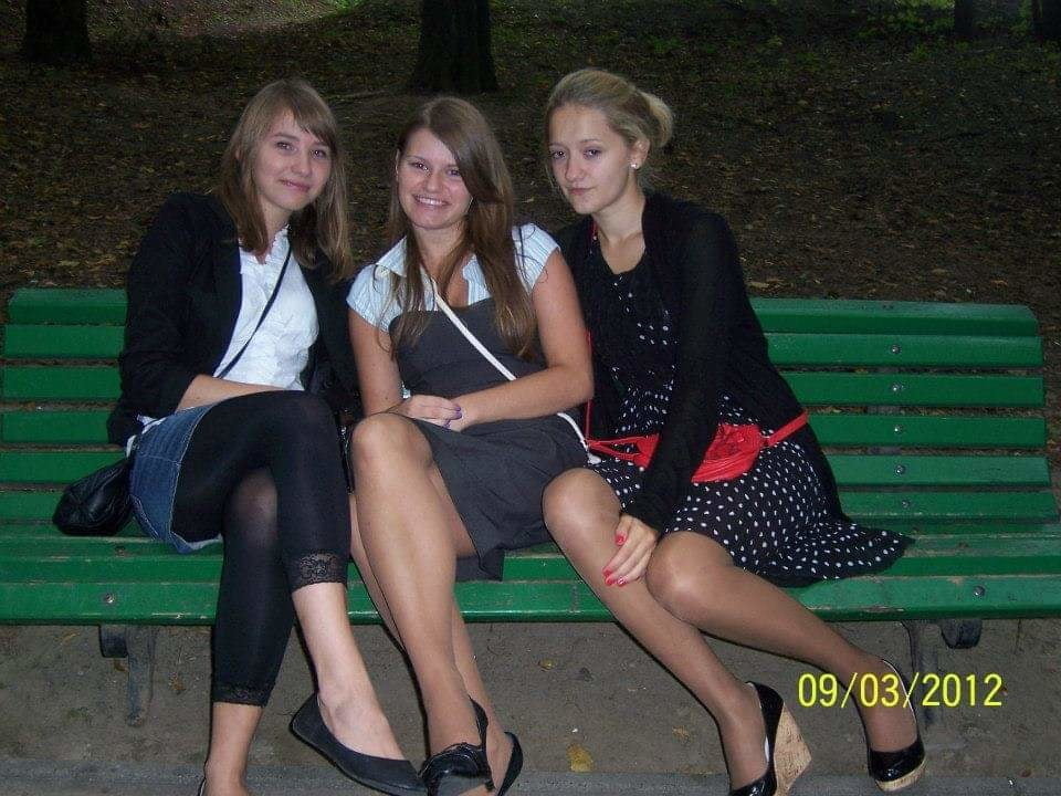 sexy bench girls #88074562