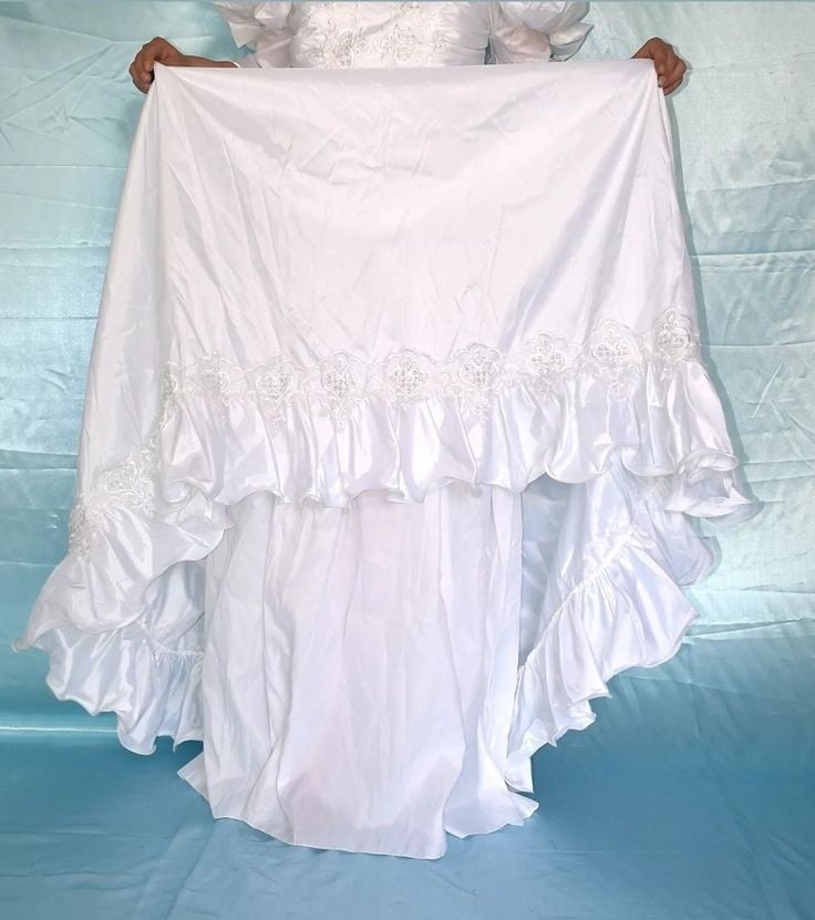 Sedosos vestidos de novia y vestidos 2
 #103904523