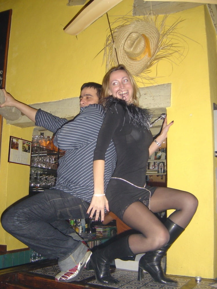 Vestida como la puta desvergonzada sin valor que es
 #97265418