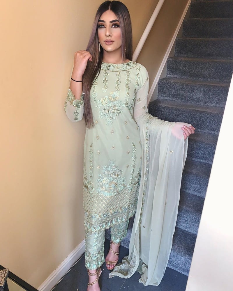 West yorkshire pakistani schlampen
 #96684976