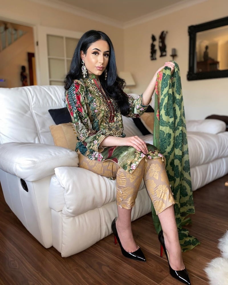 West yorkshire pakistani schlampen
 #96685167