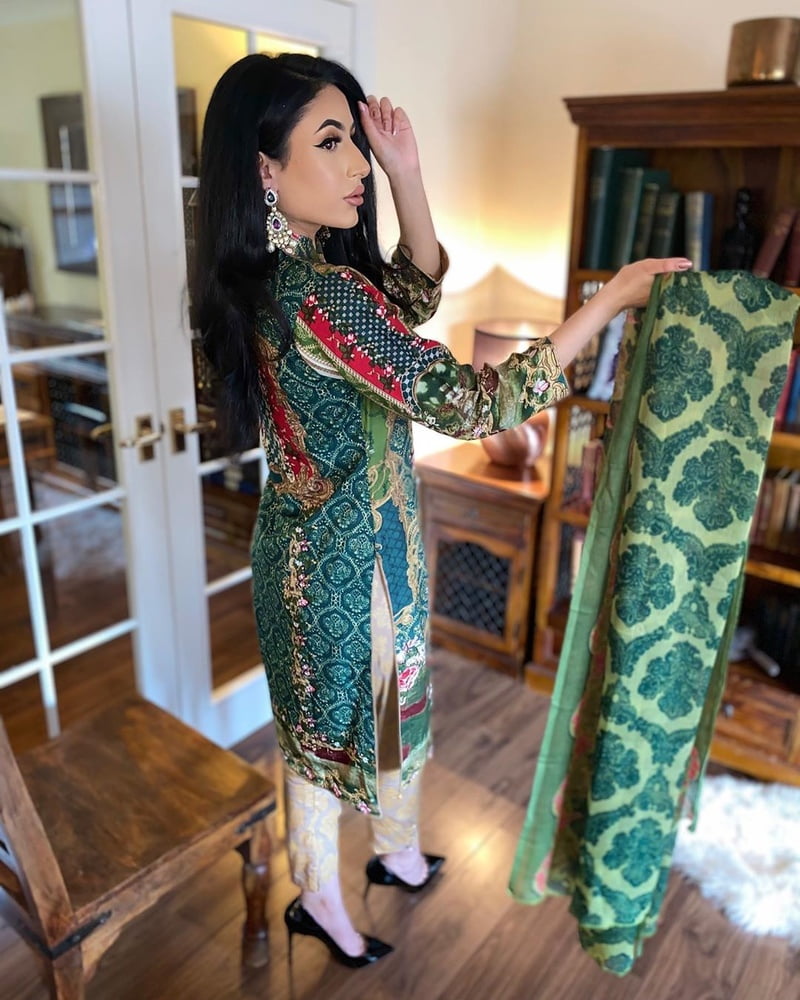 West yorkshire pakistani schlampen
 #96685173