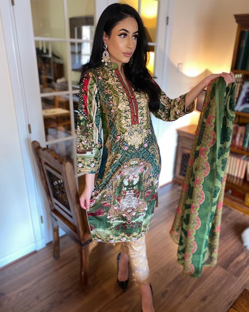 West yorkshire pakistani schlampen
 #96685176