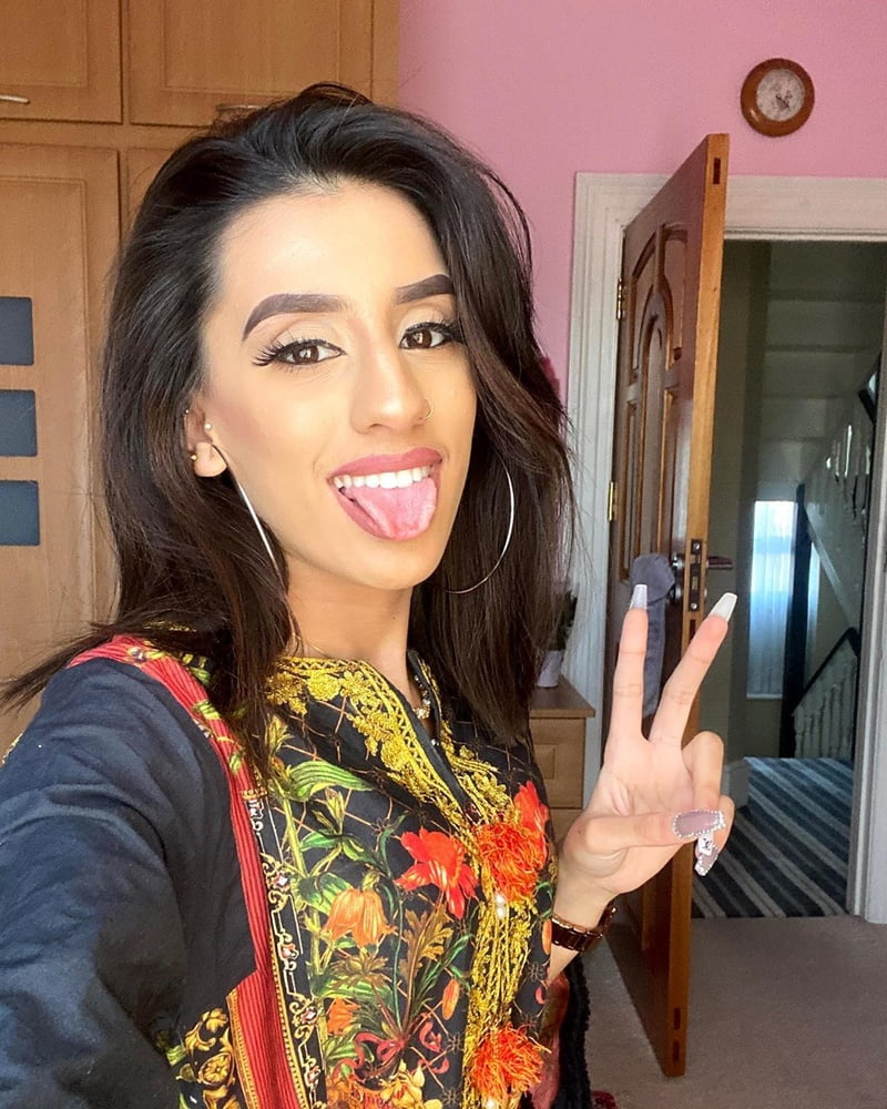 West yorkshire pakistani schlampen
 #96685278