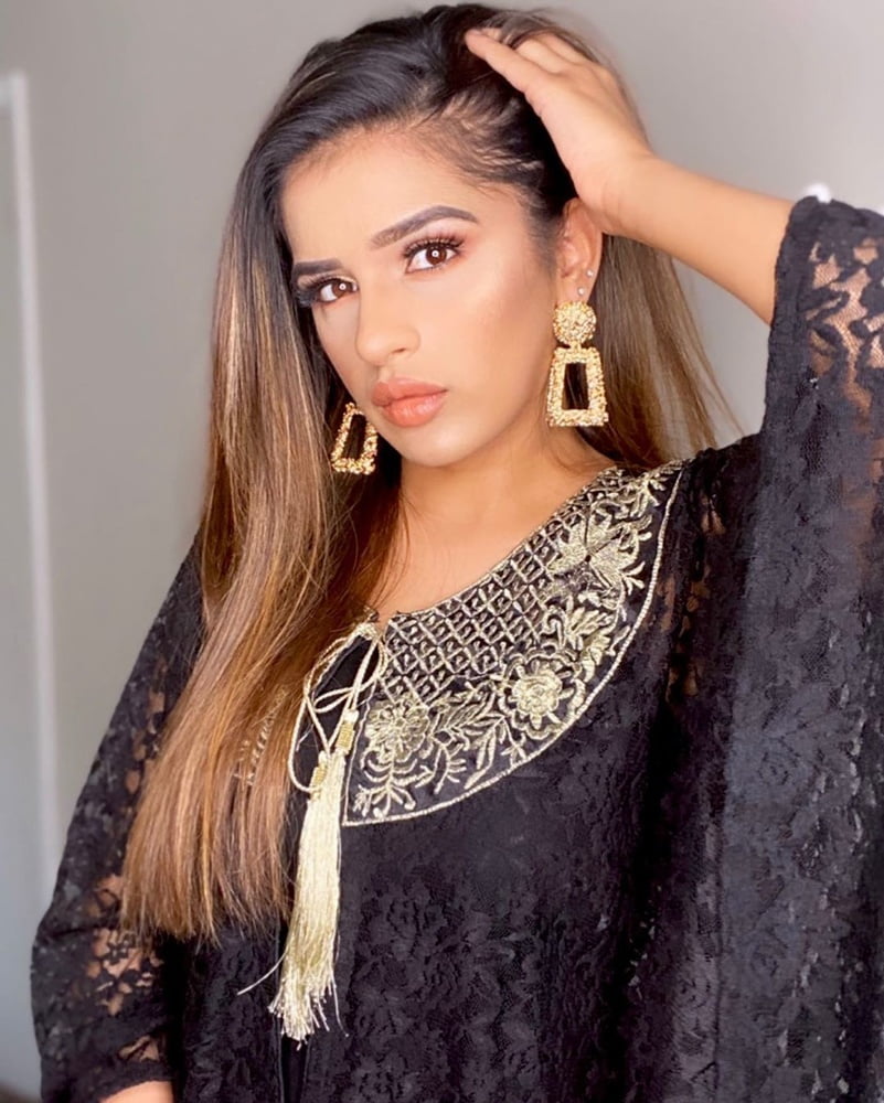 West yorkshire pakistani schlampen
 #96685398