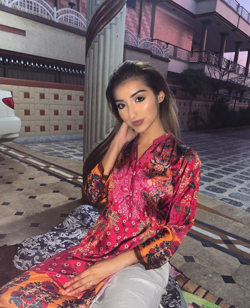 West yorkshire pakistani schlampen
 #96685603