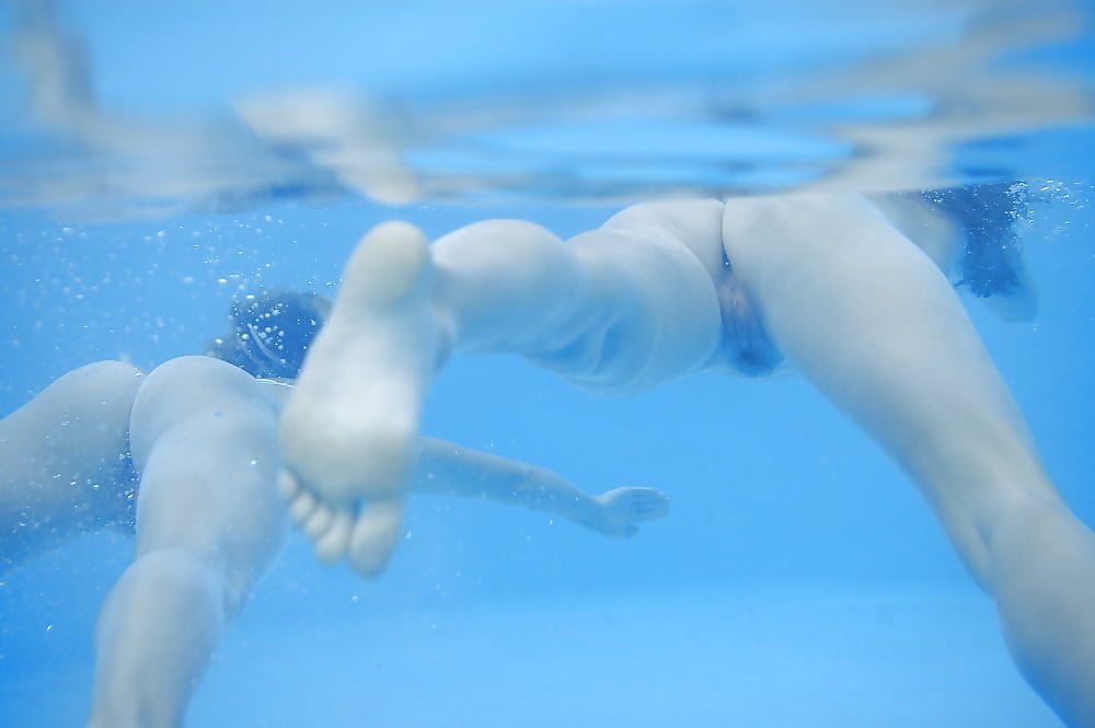 Jeux aquatiques swimming poules
 #105181347