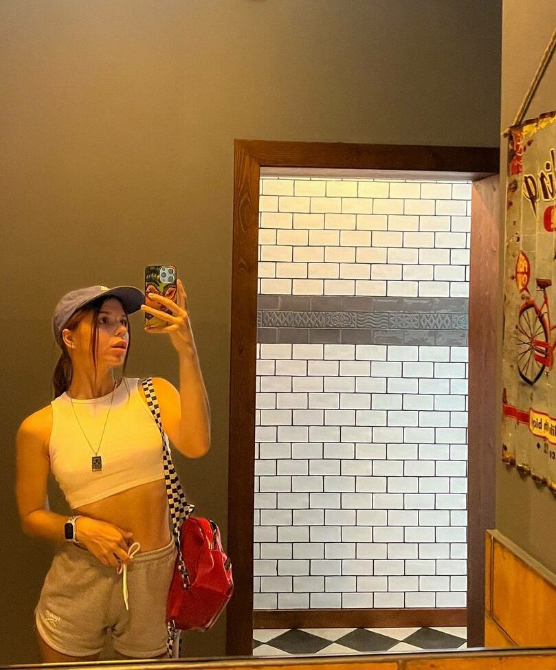 Shulyyyyyy desnuda #108134599