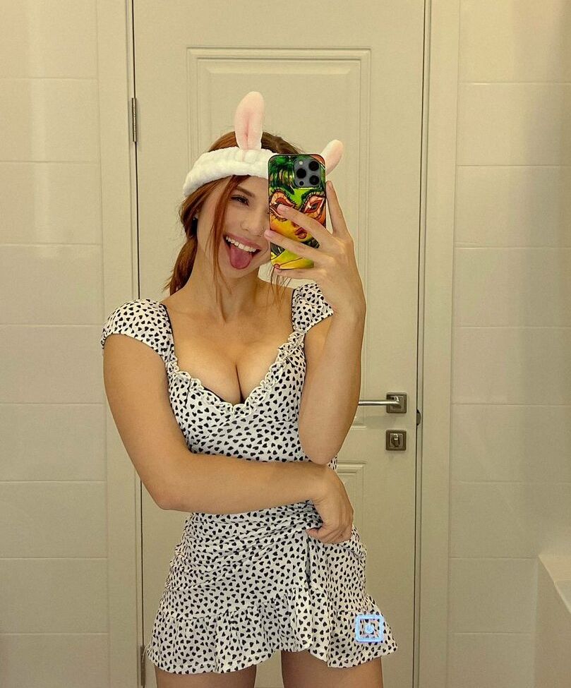 Shulyyyyyy desnuda #108134608