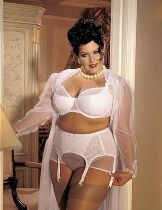 Caderas anchas de las mujeres 325
 #104240405