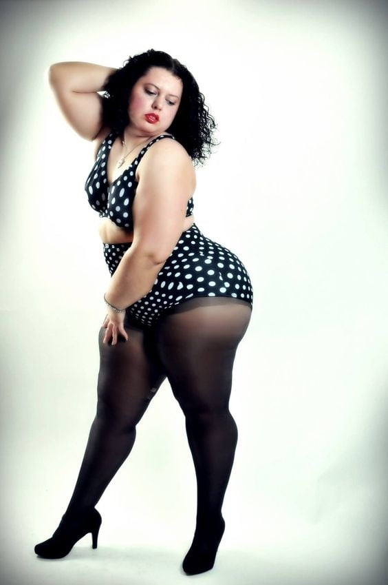 Caderas anchas de las mujeres 325
 #104240413