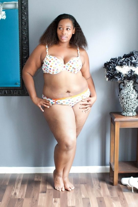 Caderas anchas de las mujeres 325
 #104240447