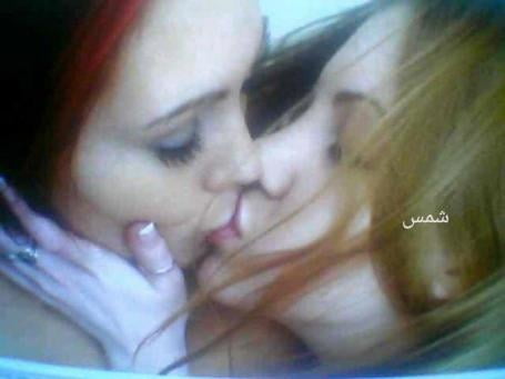 Hijab egipcio lesbiano
 #87359008