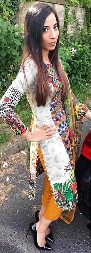 Paki indio bengalí hijabi y bollywood fakes colección
 #90560312