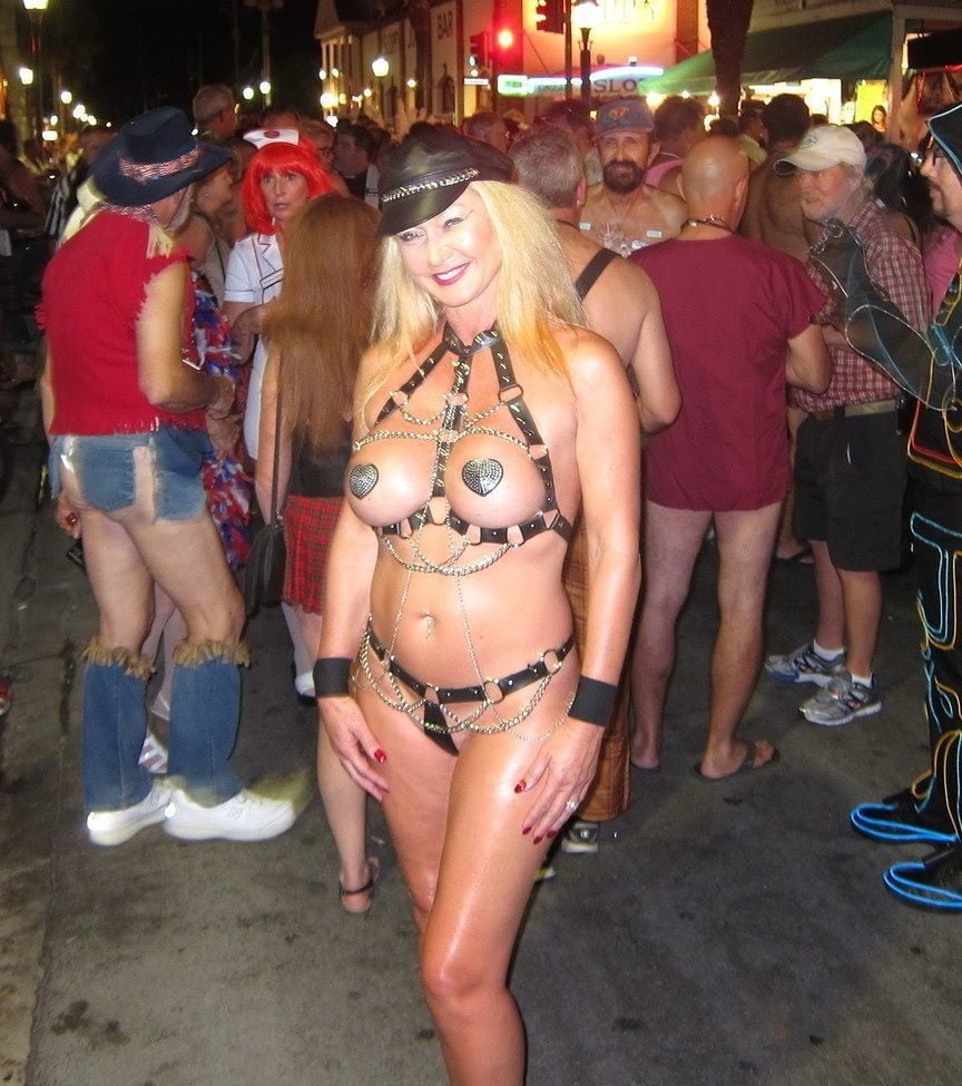 Hotwives and Cuckoldresses #105451106