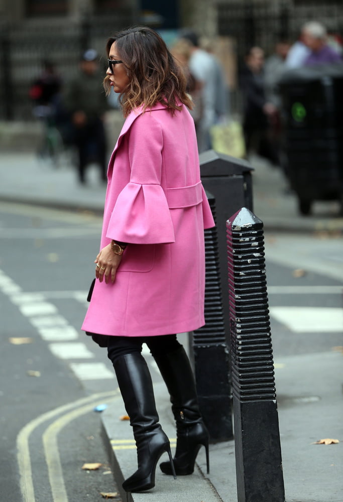 Myleene Klass in boots
 #92528614