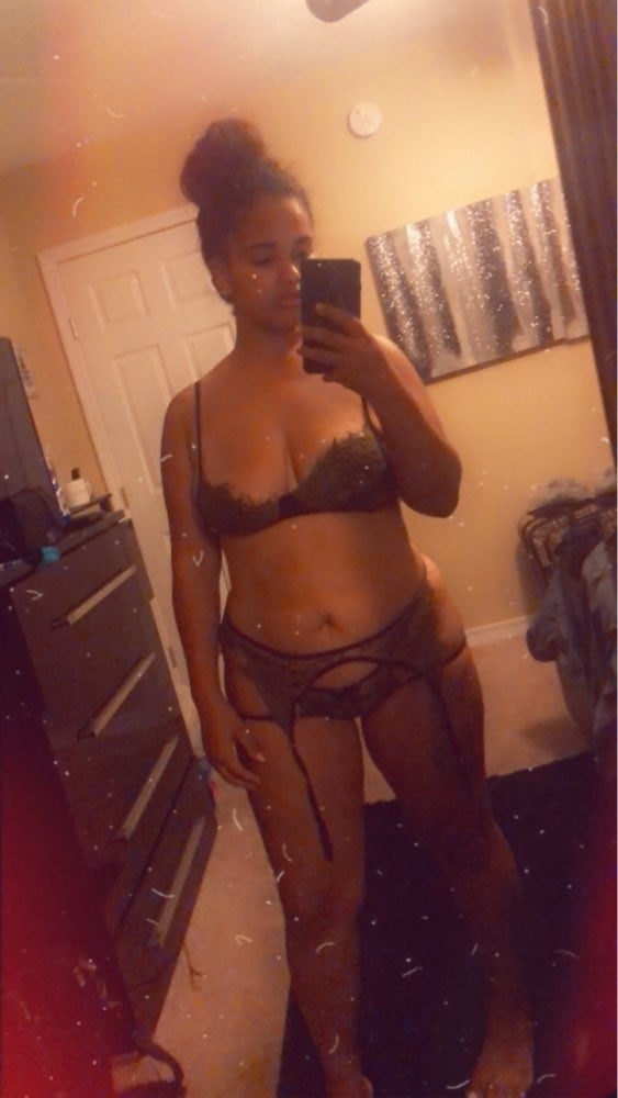 Black sluts like to expose themselves #105876278