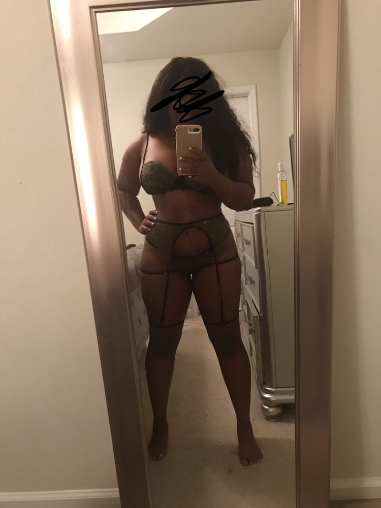 Black sluts like to expose themselves #105876286