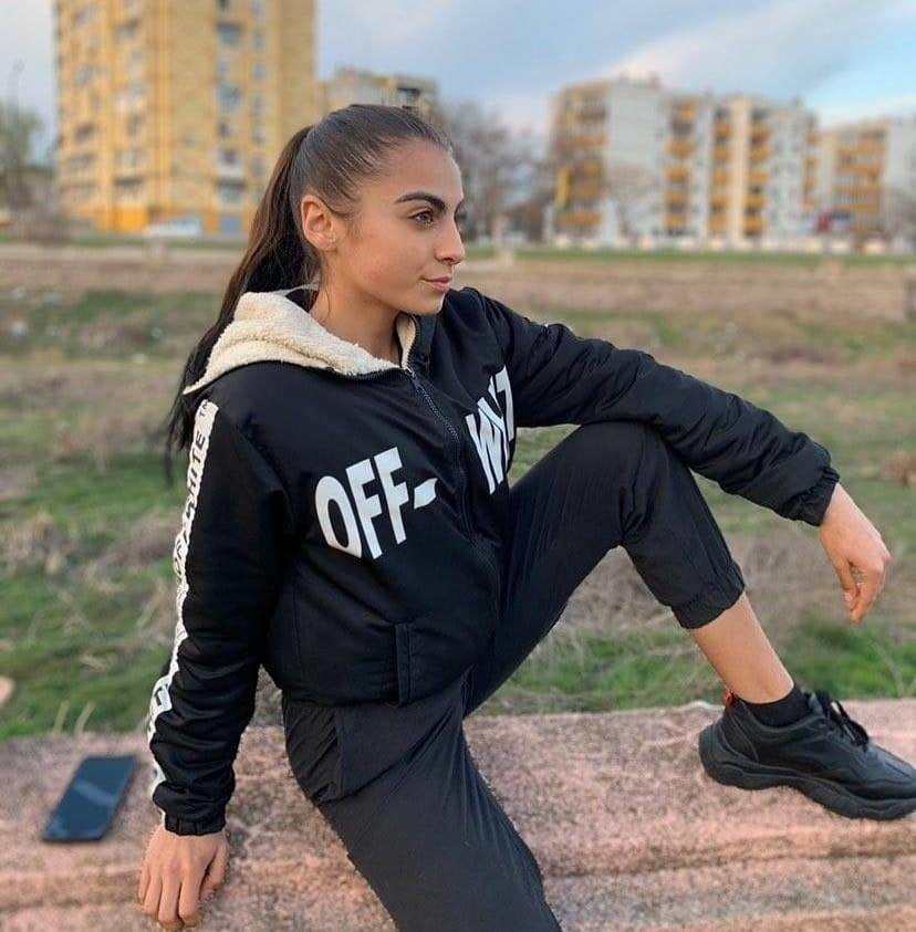 セルビアの女の子たち
 #101637335