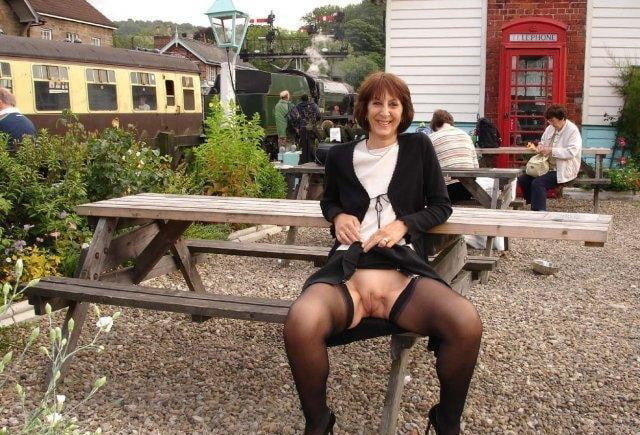 Making Herself Comfortable on Public Benches 04 #89525212