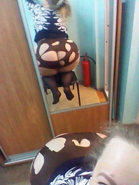 Caderas anchas de las mujeres 307
 #105638239