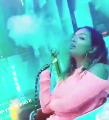 Mi chica favorita de hookah
 #79908188