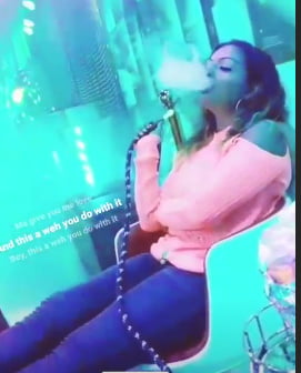 Mi chica favorita de hookah
 #79908208