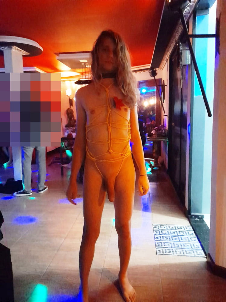 Shemale Naked In Public - Tranny In Public Porn Pics - PICTOA