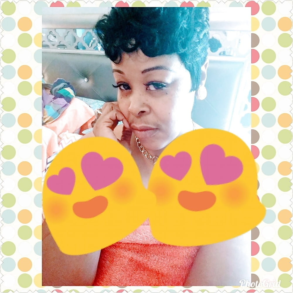 Abuela negra quiere amor 2020
 #96384128