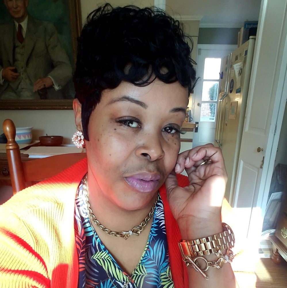 Grand-mère noire veut de l'amour 2020
 #96384254