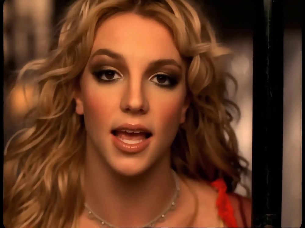 Britney spears
 #103436393