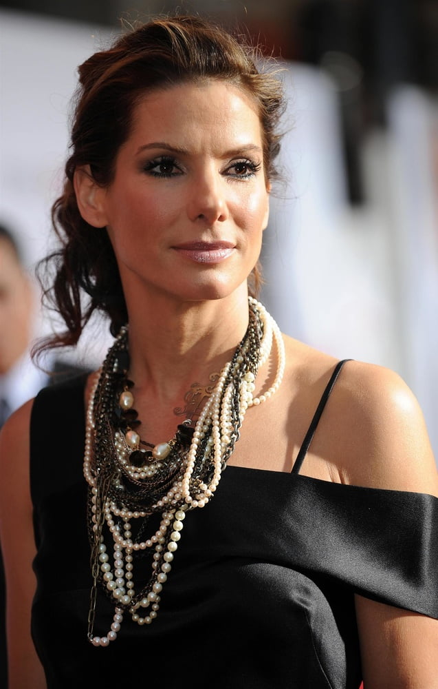 Sandra bullock
 #104609949