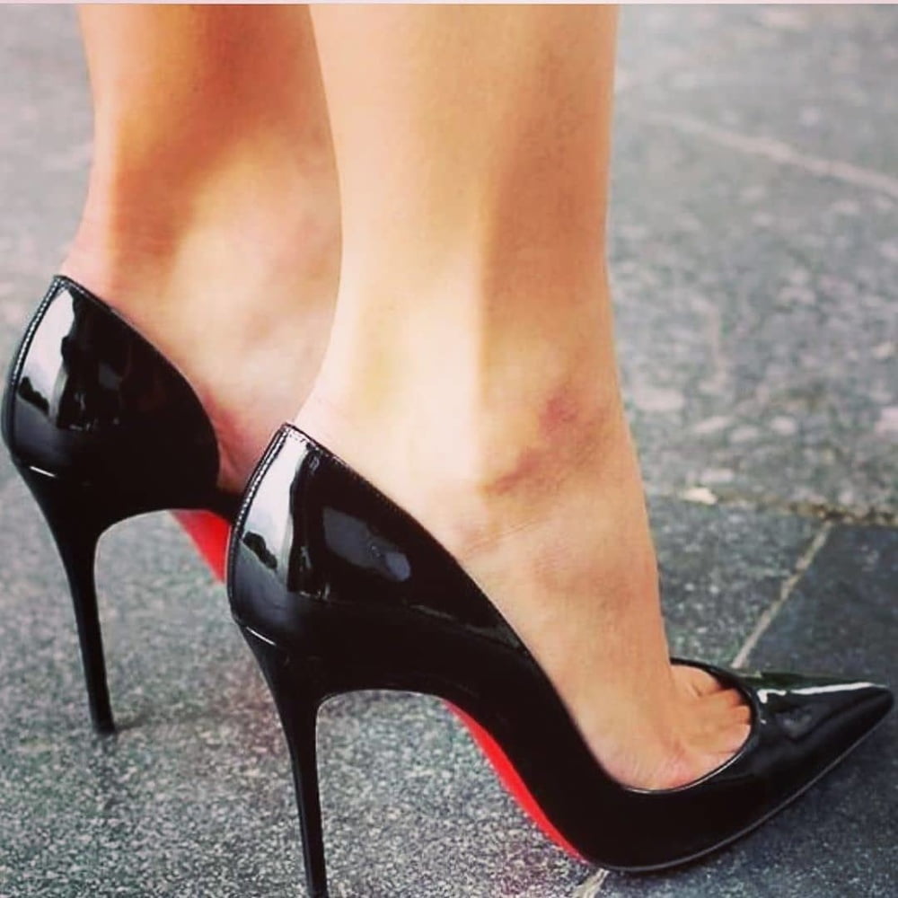Sexy Highheels am Fuß von Instagram
 #104502110
