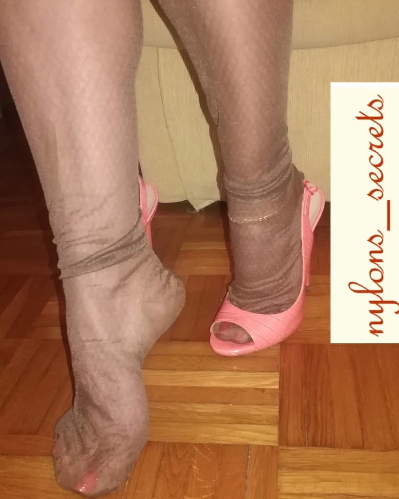 Sexy Highheels am Fuß von Instagram
 #104502137