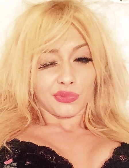 Faces and more faces for cumming on #93784212