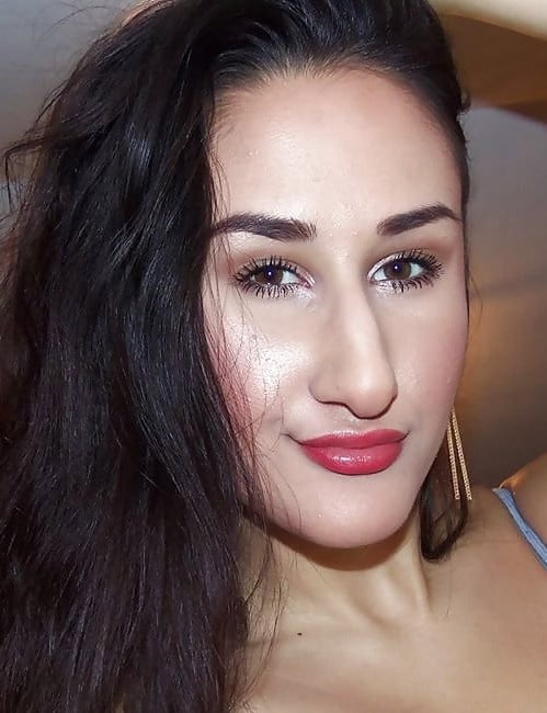 Faces and more faces for cumming on #93784351
