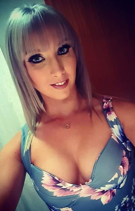Faces and more faces for cumming on #93784683